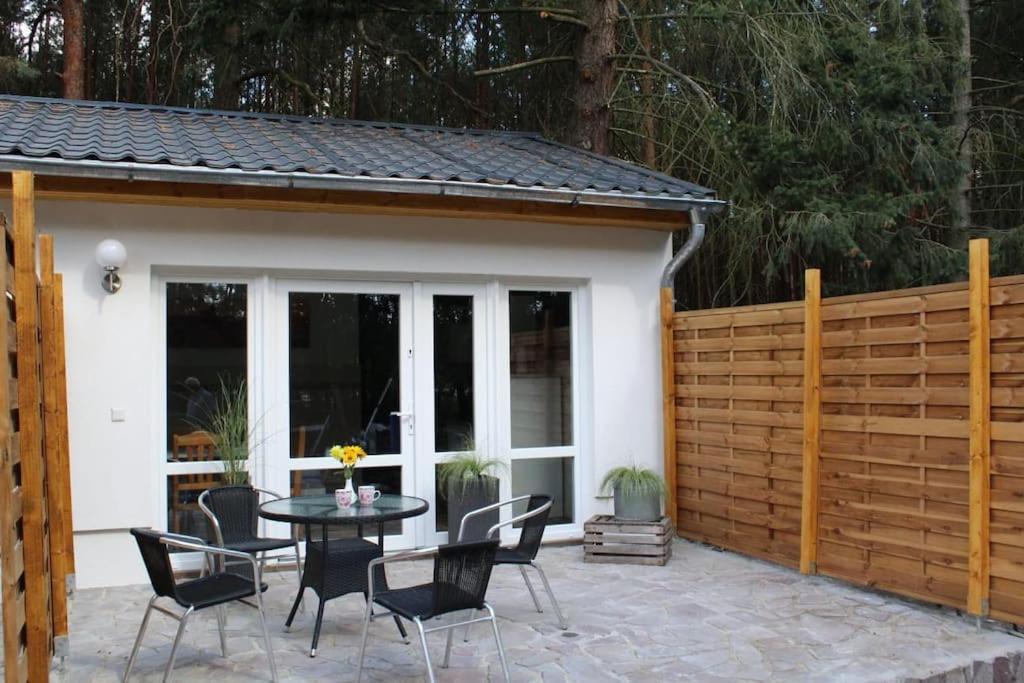Haus Wilma Gruene Idylle Im Wald Direkt Am See Wendisch Rietz Exterior photo